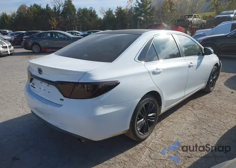 2015 Toyota Camry Se z USA, uszkodzony, nr VIN 4T1BF1FK0FU017061